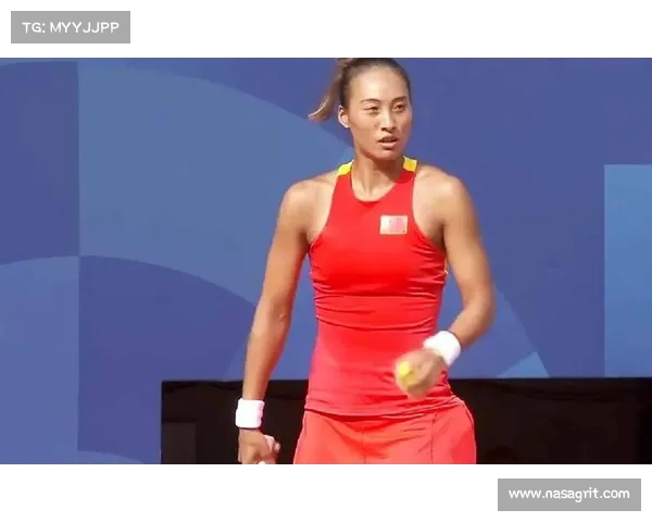 2-1 逆转诞生首个八强！前世界第一遭淘汰，郑钦文 2-0 创历史